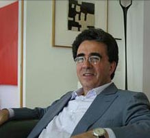 卡拉特拉瓦：与桥梁一起跨越